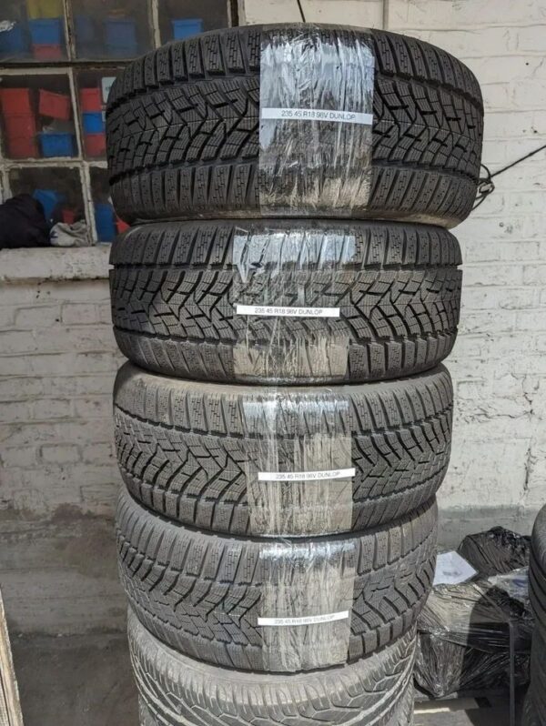 NOUVEAU! 4x pneus hiver 235/45 R18 98V Dunlop Winter Sport 5 DOT 19