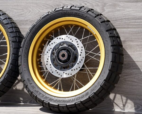 ENSEMBLE DE ROUES ORIGINAL DUCATI SCRAMBLER DESERT SLED ROUES COMPLÈTES – Image 3