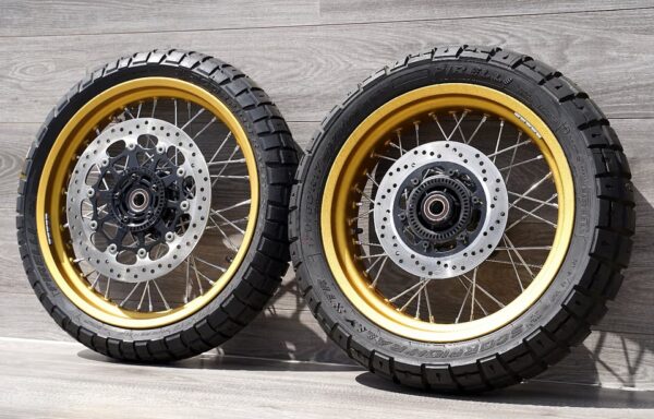 ENSEMBLE DE ROUES ORIGINAL DUCATI SCRAMBLER DESERT SLED ROUES COMPLÈTES
